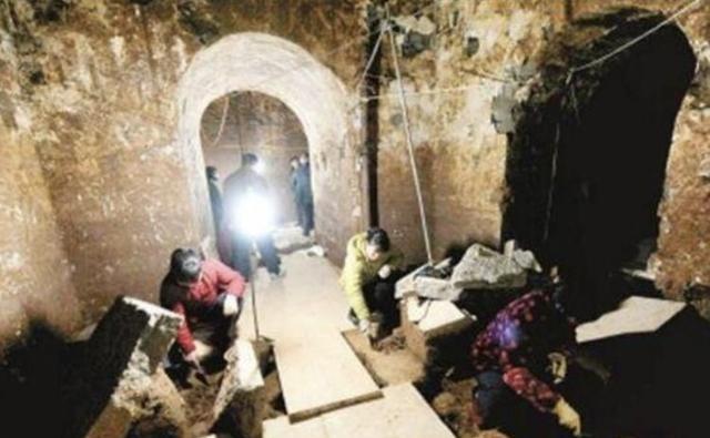 成都考古发现貂蝉墓，在检查遗体时，发现遗体被人玩过！
