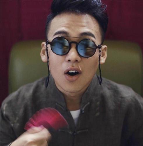 综艺节目把郭麒麟独居男人的生活公之于众，你