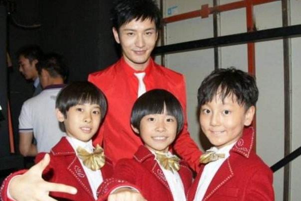 有种\"尴尬\"叫队友变导师，易烊千玺不算