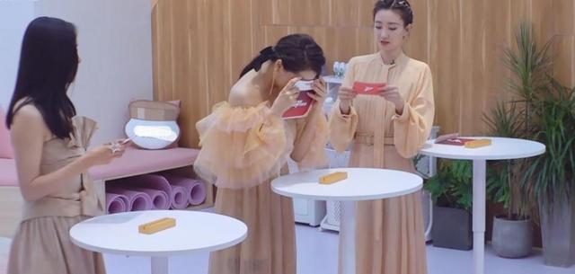 张萌要请许飞演戏，不顾朋友的忠告，万茜和吴