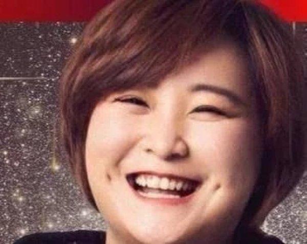贾玲18岁的时候美得像一朵花，如今又长胖，女神