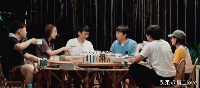 黄磊《向往4》做百香果水煮鱼，无滤镜下照片曝