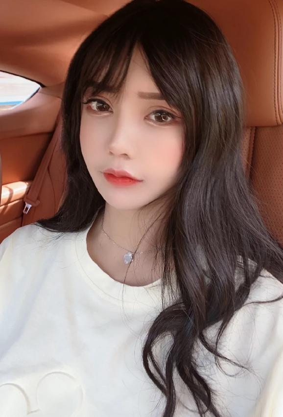 韩安冉复婚后好美！21岁挑战“光腿神器”，知道懂小猪后悔原因