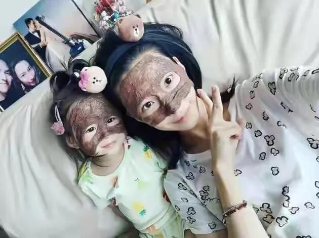 赌王儿子何猷启被曝出轨，女方身份曝光，今年20岁活跃于富二代圈