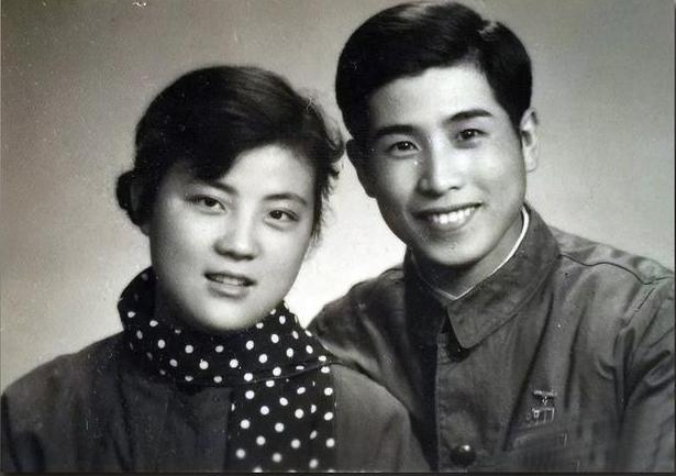 1956年张良因《董存瑞》爆红，一人却写信痛骂，一看署名激动万分