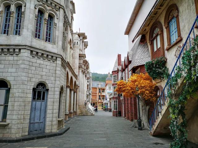 人均500元！这座有海有羊有草原的小城，随手一拍尽显异国风情