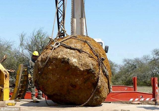 阿根廷挖出世界第二大陨石 价值8000万？