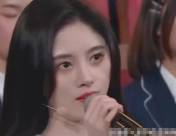 央视镜头堪称“卸妆水”？看鞠婧祎怼脸生图，