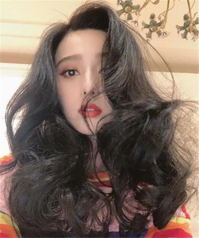 范冰冰罕见晒姐弟合照，曾嫌弃范丞丞长得丑，其实很宠他