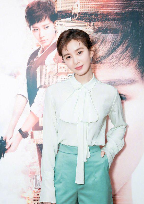 她让吴奇隆1.8亿打水漂，于是拼命拍戏没空生孩子？容貌美丽