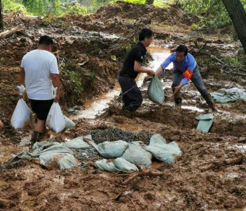 湖北陽新李發(fā)洪：“防汛抗洪特殊時期，我不能缺席。”