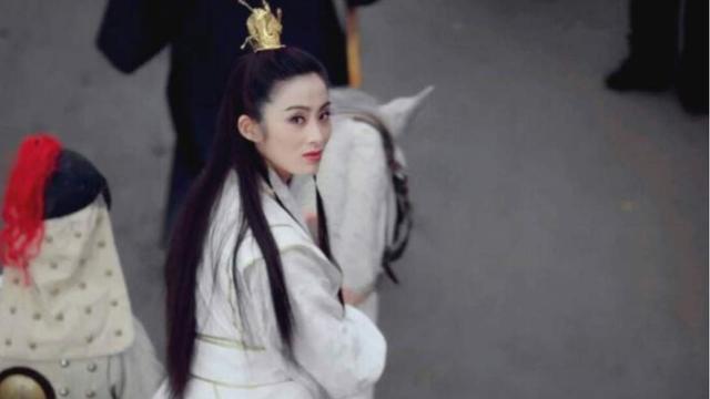 18岁正式出道，31岁创业失败，50岁与佛门结缘，