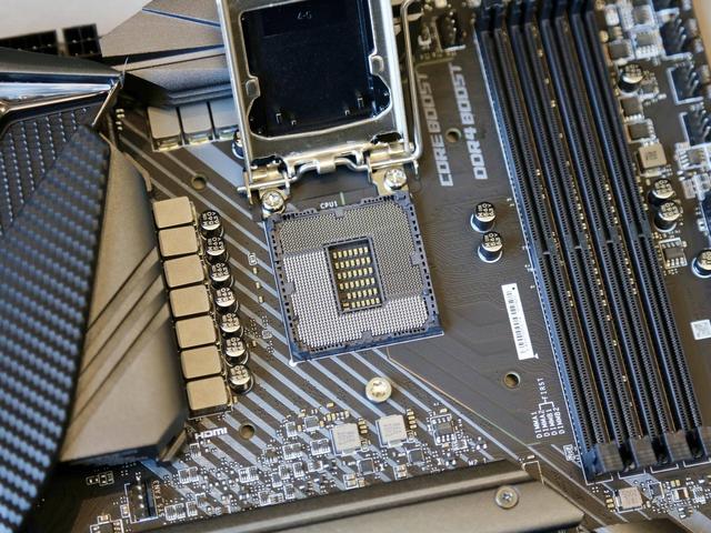 微星MPG Z490 GAMING CARBON WIFI主板开箱小测