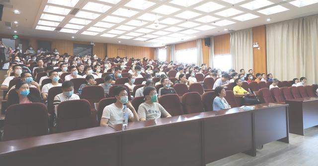 南昌市洪都中医院举办临床科研教学能力培训会