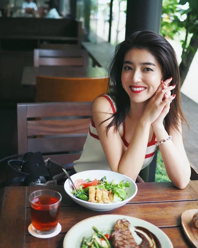 31岁日本王祖贤火爆ins！港风神颜撩粉10W+，网友：我又恋爱了