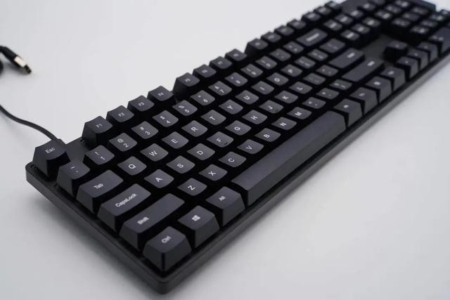 “年轻人的第一把机械键盘”，小米机械键盘到