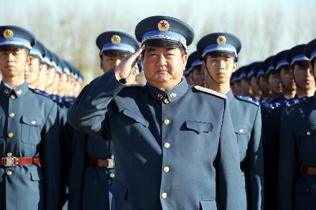 他被譽(yù)為“天下第一兵”，結(jié)婚讓妹妹當(dāng)新郎，入伍27年僅休假59天