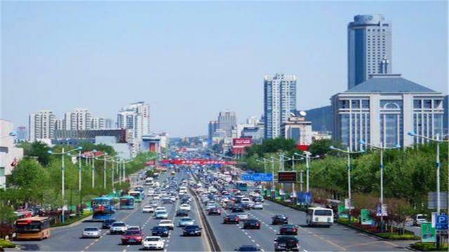 中国跨度最长的城市，两个区之间需要翻山越岭