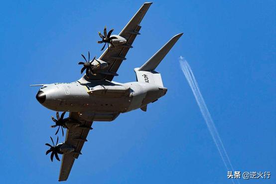欧洲的标准运输机！能当加油机的A400M！西方最大