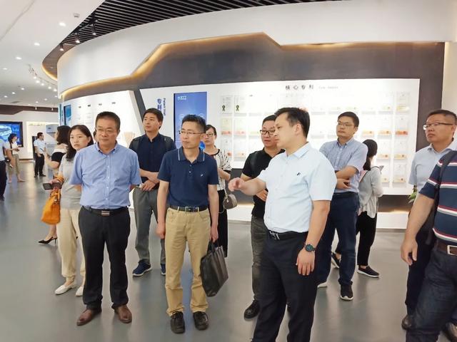 纷至沓来 | 昆山市工信局领导携地方企业赴中天互联调研