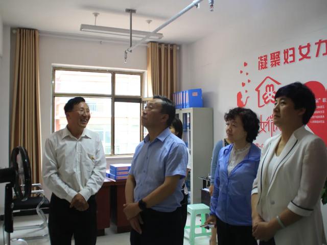 省妇联调研组一行来我市调研转变作风为基层减负工作