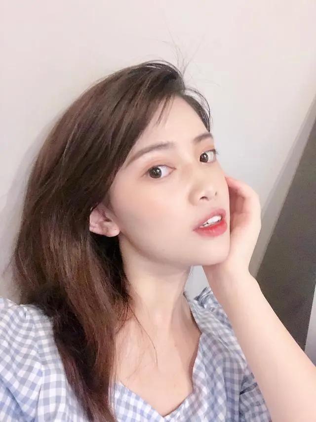 自拍九宫格姿势pose！拼图自拍更加分更可爱