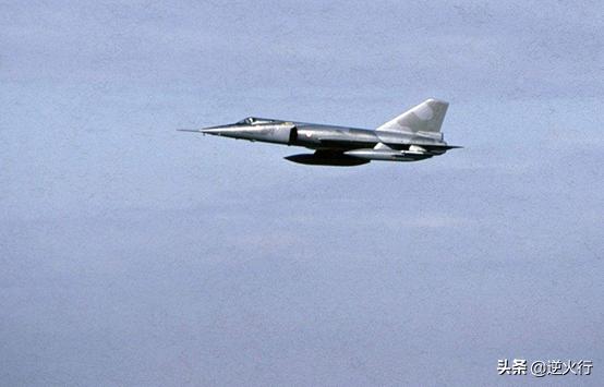 袖珍的法国超音速幻影Ⅳ轰炸机，战斗机改来的