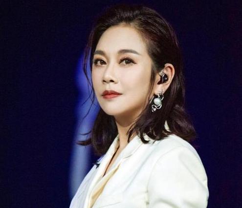 《乘风破浪》进入淘汰赛，许飞王智六人最先止步，到底冤不冤