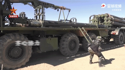 20岁女兵征服40吨远火车！网友：又美又飒