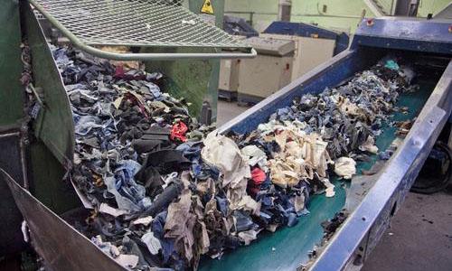 烧掉也不打折不捐掉？“服装巨头”跌落神坛，