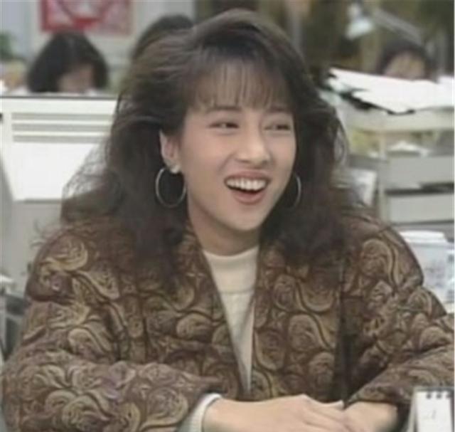 《家有仙妻》\"何莉莉\"一夜成名，巅峰时