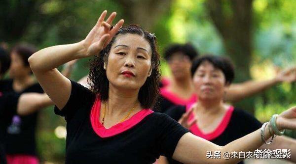 1个人短短几十年，婚配霸占了很大一部分时间，离婚不再是一件事