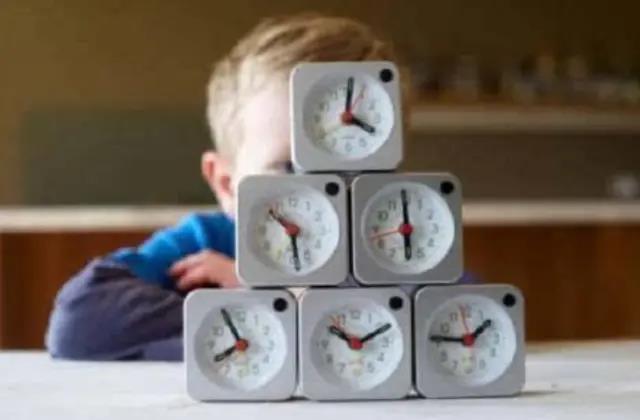 “妈妈，我再玩5分钟”，父母两种不同回答，决