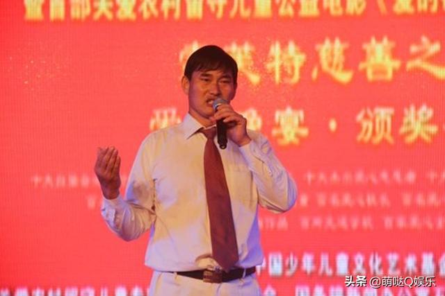 草根明星大衣哥存款很多，但是他的四辆座驾加起来却不到10万元。