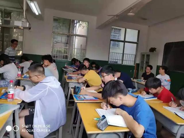 新初一暑假怎么过？这个夏令营，让你10天学会一册教材