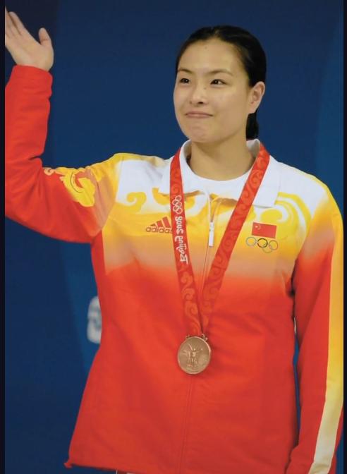 奥运冠军被骂\"土\"？吴敏霞霸气回应，幼