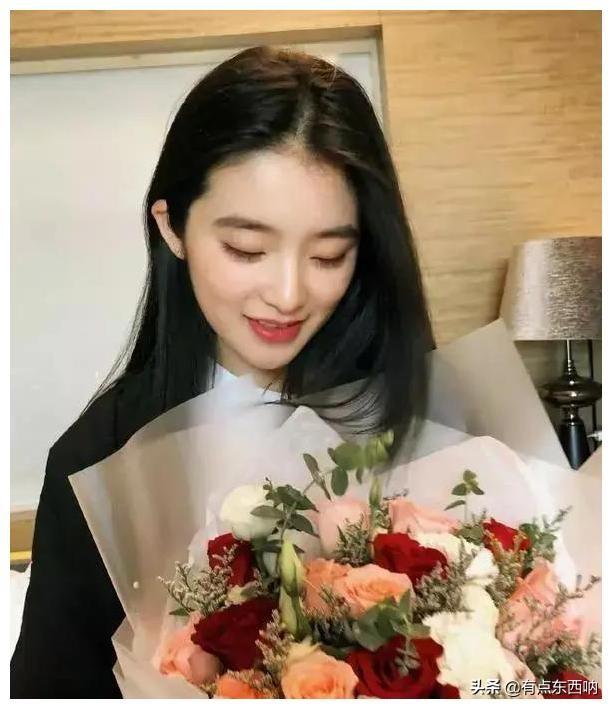 林青霞“女儿”终于长大了，看到颜值，网友：这基因太完美了