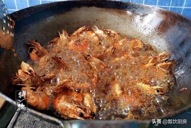 爱吃虾做不出好味道，按照这做法，让人胃口大开，连皮都吃掉