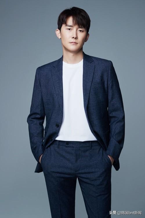 金俊翰与HODUNU娱乐签订专属合约 与金惠秀X李善均同门