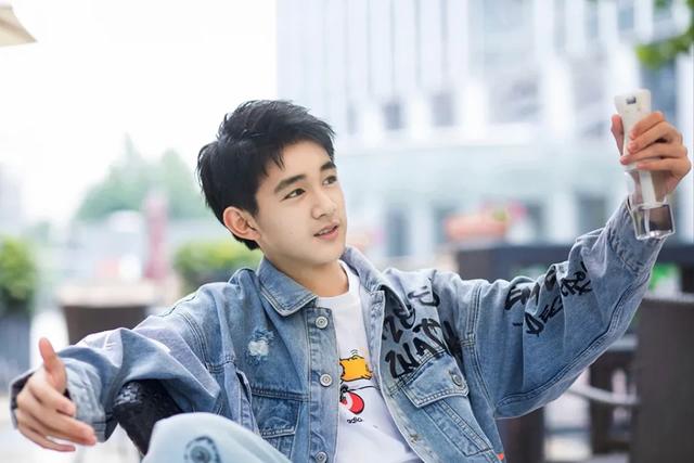 荣梓杉：我和朱朝阳截然不同，但我能感受到他，也想要突破他