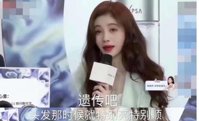 鞠婧祎“露肩照”力证没垫肩？现场生图曝光，差别有点大