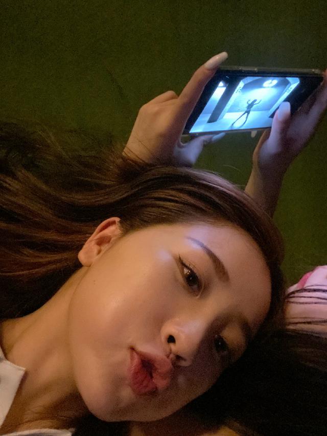 虞书欣暂停小号，大号做营销、小号搞人设的日子一去不复返了？