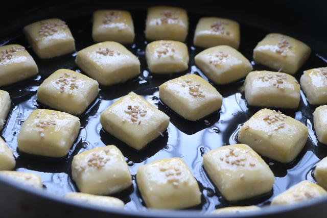 面粉里加1個橙子，做迷你小面包，孩子一口一個，早餐再也不發愁