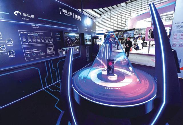 中国首富再度易主！日均赚走8个亿，他的赚钱速