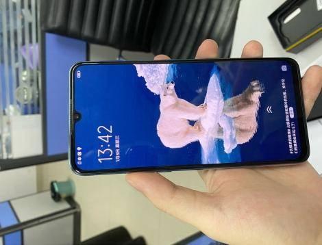 vivo新机官宣，旗下256GB+骁龙855，跌至2298元