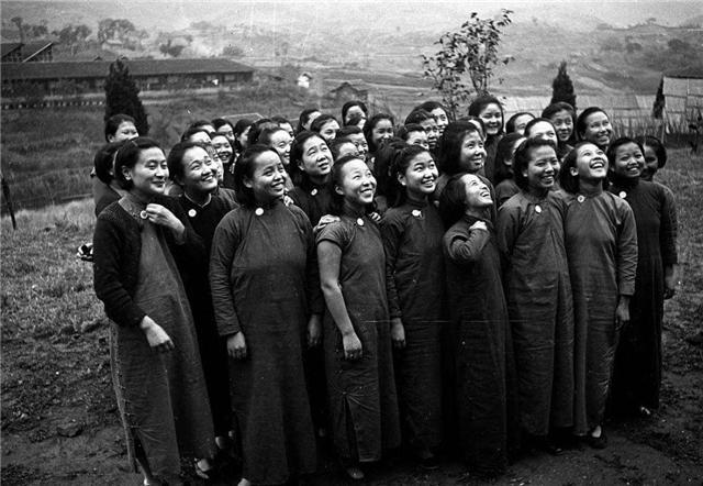 她曾一个月失去4位亲人，35岁当校长，88岁当副省