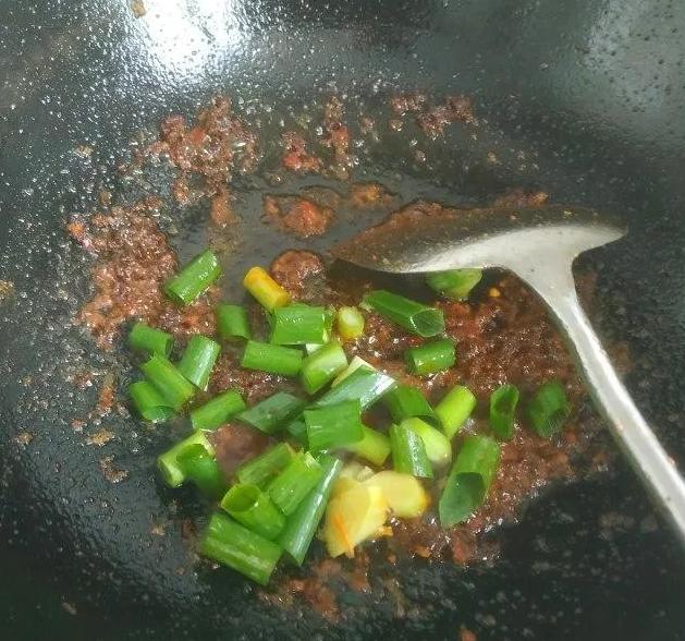 麻辣香锅鸡块，麻辣鲜香，好吃又下饭