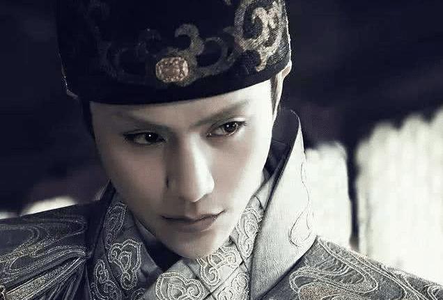 男星留胡子堪比整容，王宝强帅到巅峰，陈坤像换了一张脸