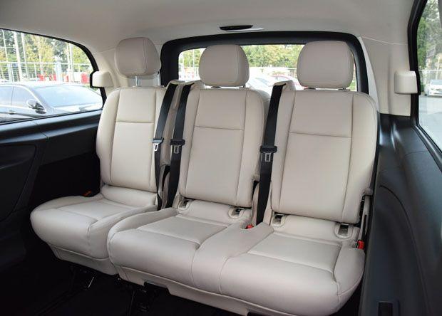 7座“大块头”奔驰也亲民，长近5.4米，2+2+3布局，如今仅28.98万