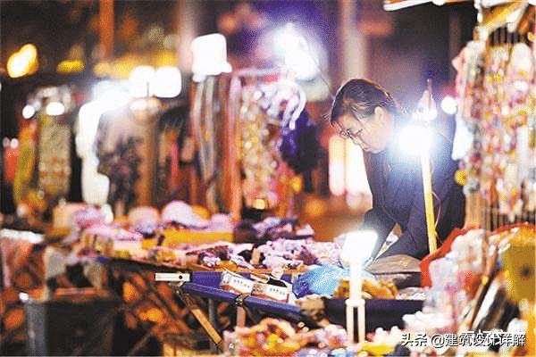 全民摆摊的背后，暴露出了14亿人最心酸的一面